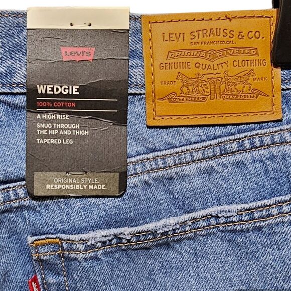 Levi's Wedgie Jeans Size 27 High Rise Tapered Fit Premium Button Fly Raw Hem NWT - Picture 4 of 7